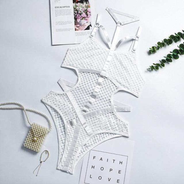 Body z siatką i pasami