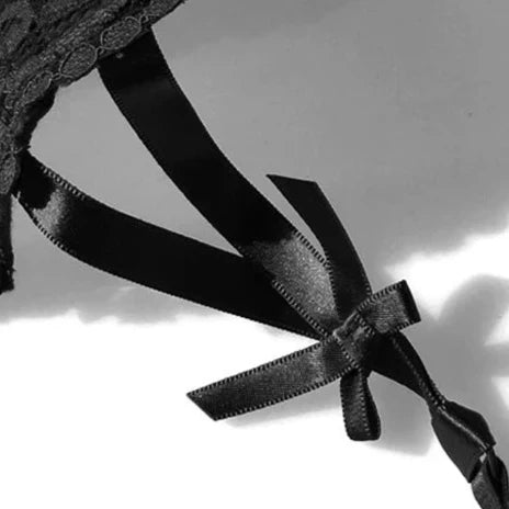 Biustonosz balkonetka z regulowanymi ramiączkami