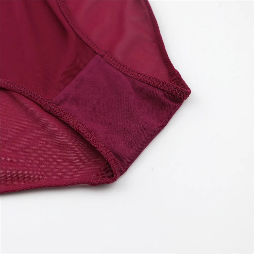 Figi z wysokim stanem modelujące brzuch