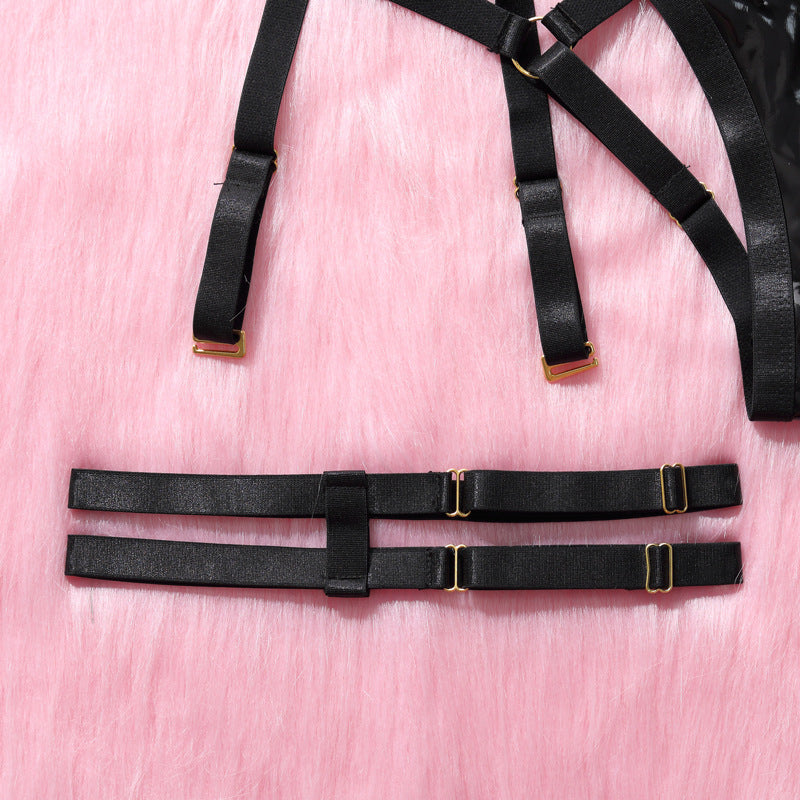 Lateksowy komplet bielizny z biustonoszem zapinanym z przodu