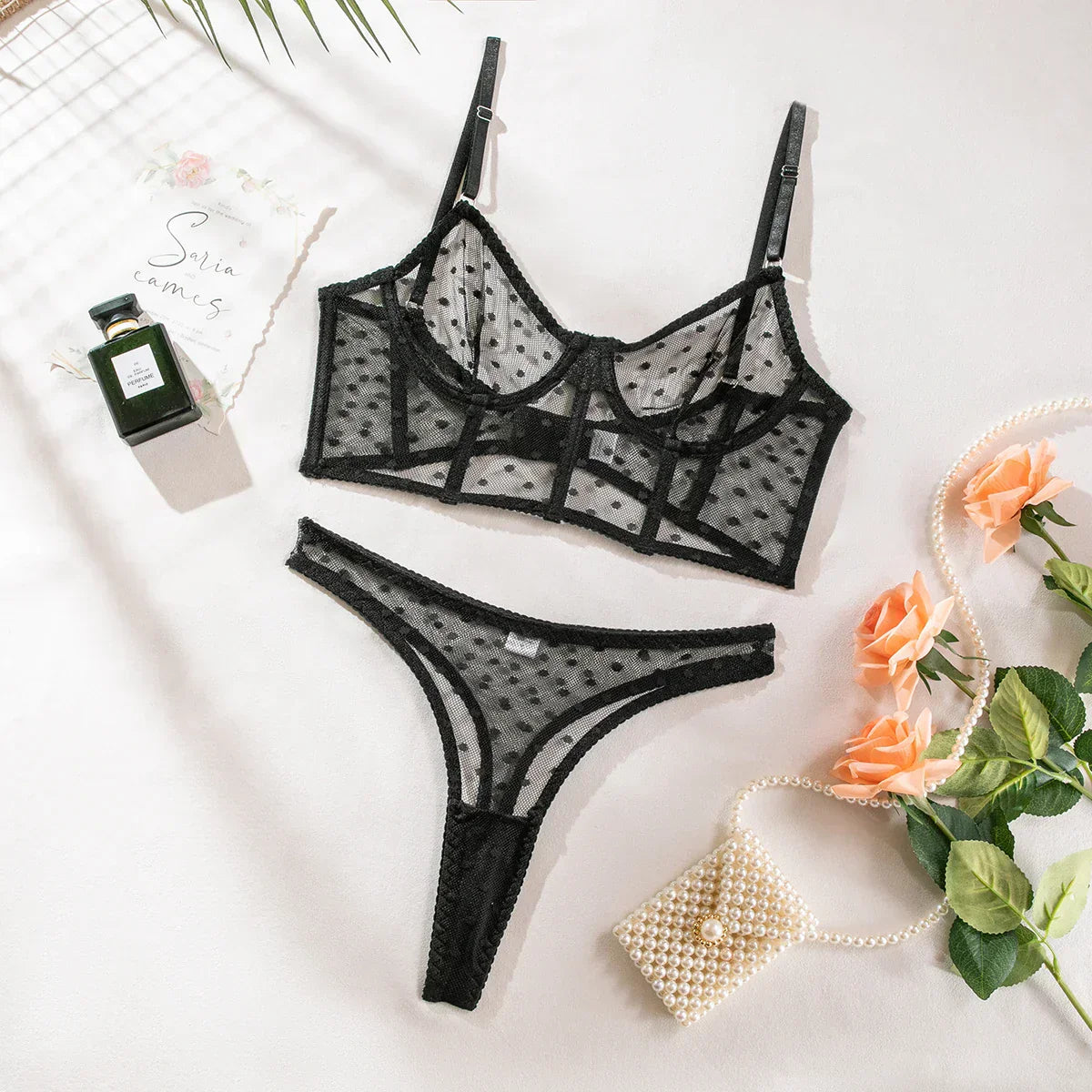 Komplet bielizny w kropki z regulowanym biustonoszem