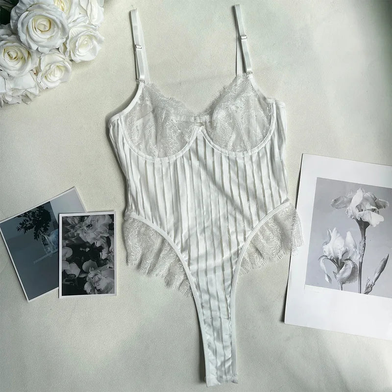 Body koronkowe w paski