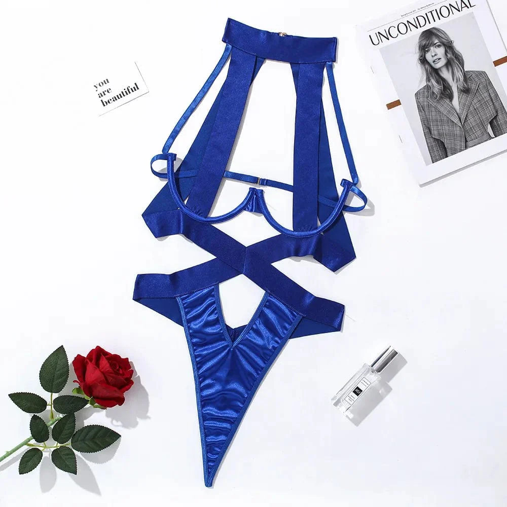 Body z głębokim dekoltem