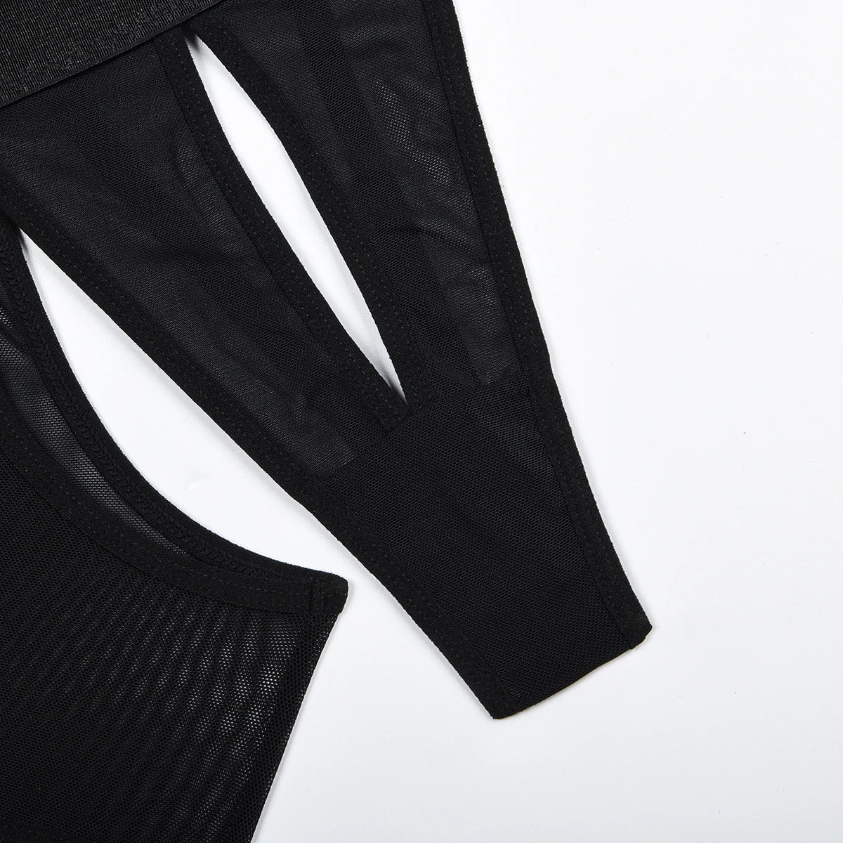 Komplet bielizny z wycięciami