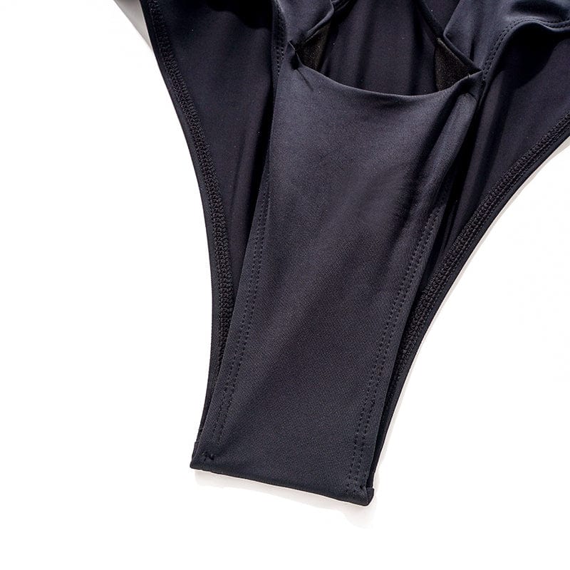 Jednoczęściowy strój kąpielowy z głębokim dekoltem