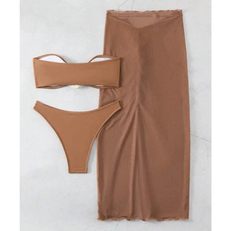 Dwuczęściowy strój kąpielowy z asymetrycznym krojem