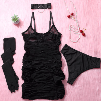 Komplet bielizny z koronkowymi wstawkami