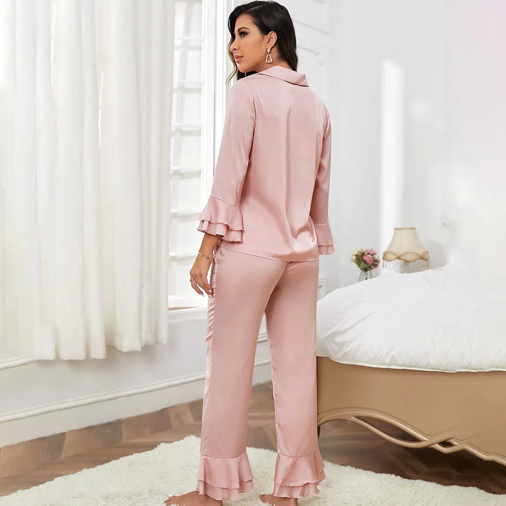 Dwuczęściowa piżama satynowa z falbanami