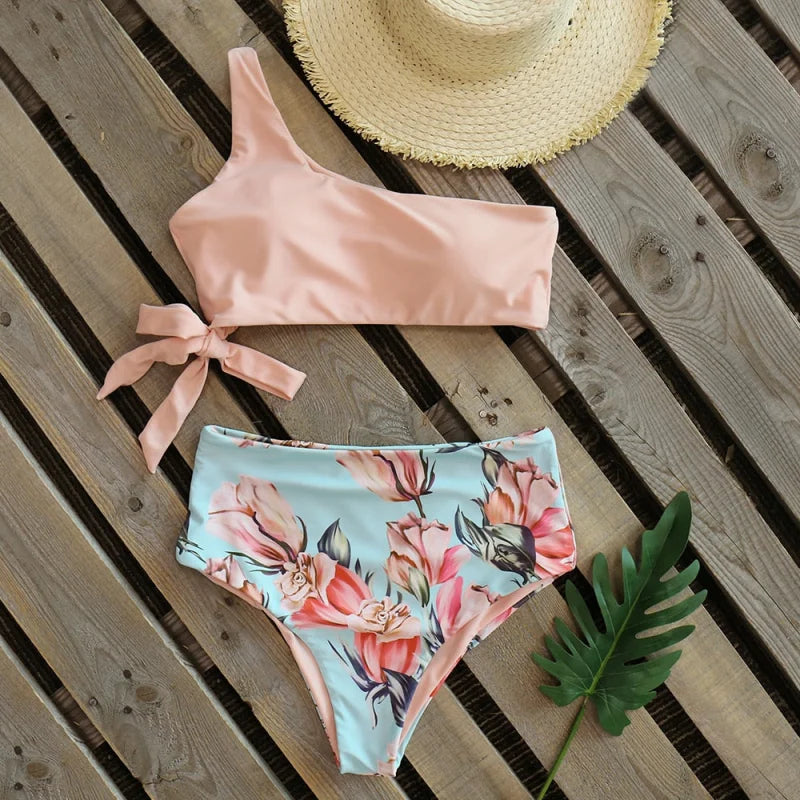 Dwuczęściowy strój kąpielowy bikini na jedno ramię w kwiaty