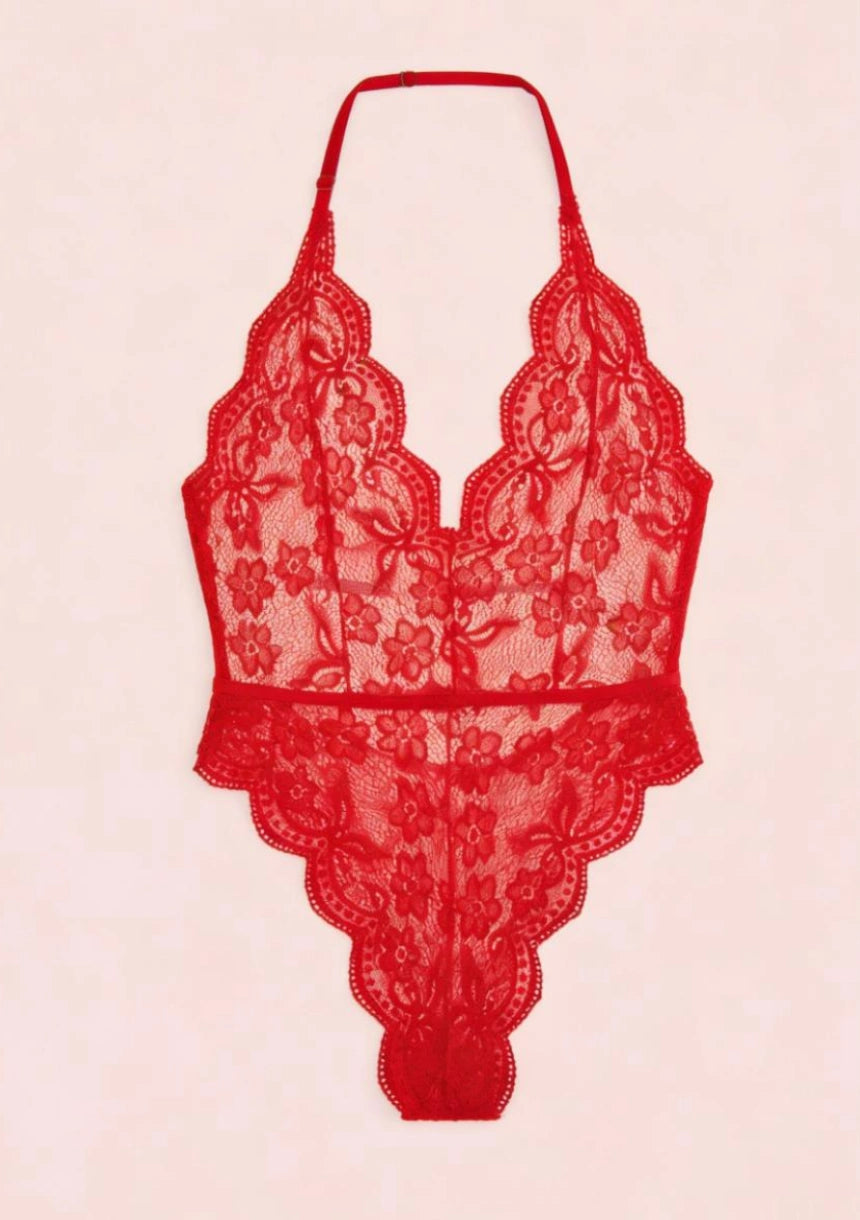 Uniwersalne body koronkowe