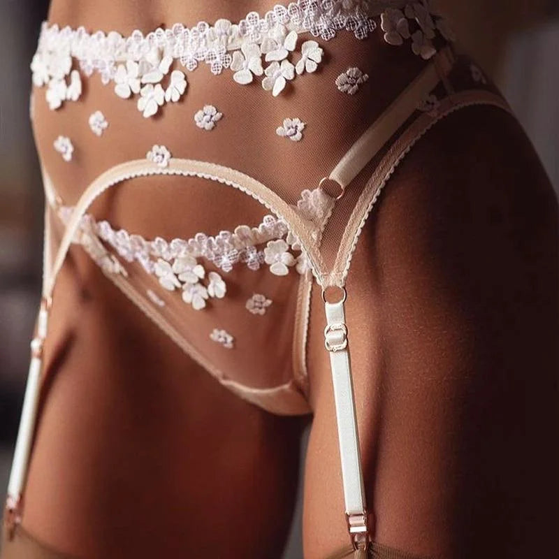 Komplet bielizny z pasem do pończoch