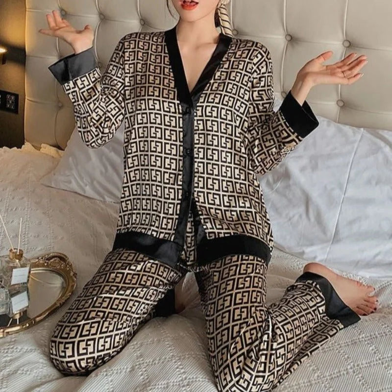 Satynowa piżama dwuczęściowa