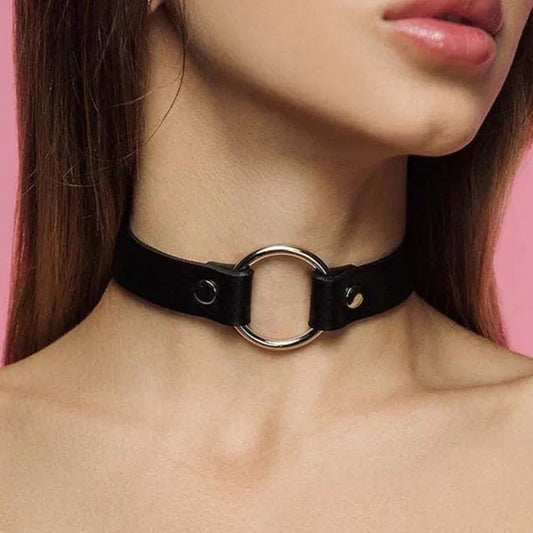 Choker z metalowym pierścieniem do łączenia z innymi akcesoriami