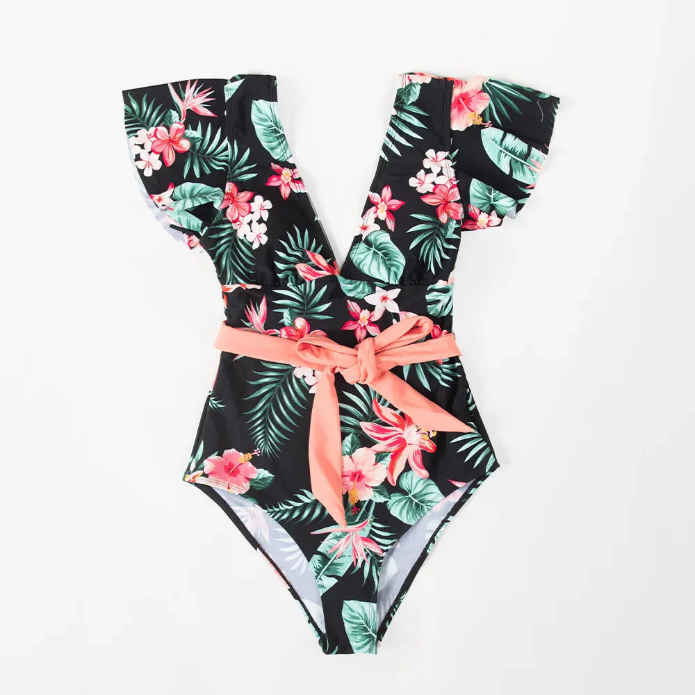 Jednoczęściowy strój kąpielowy z głębokim dekoltem w kształcie litery V