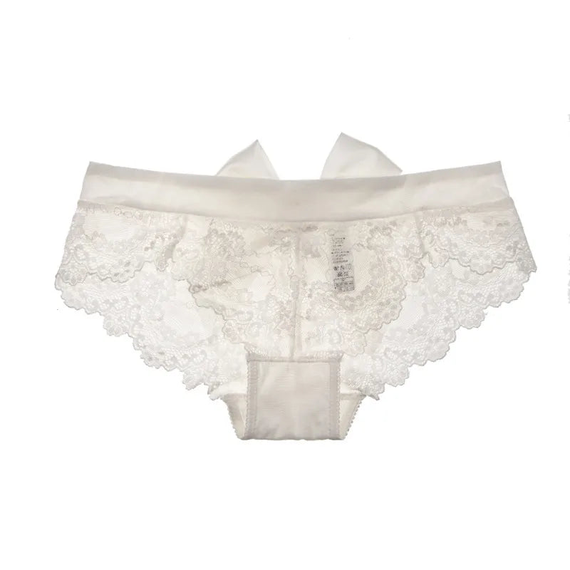 Majtki figi z koronką