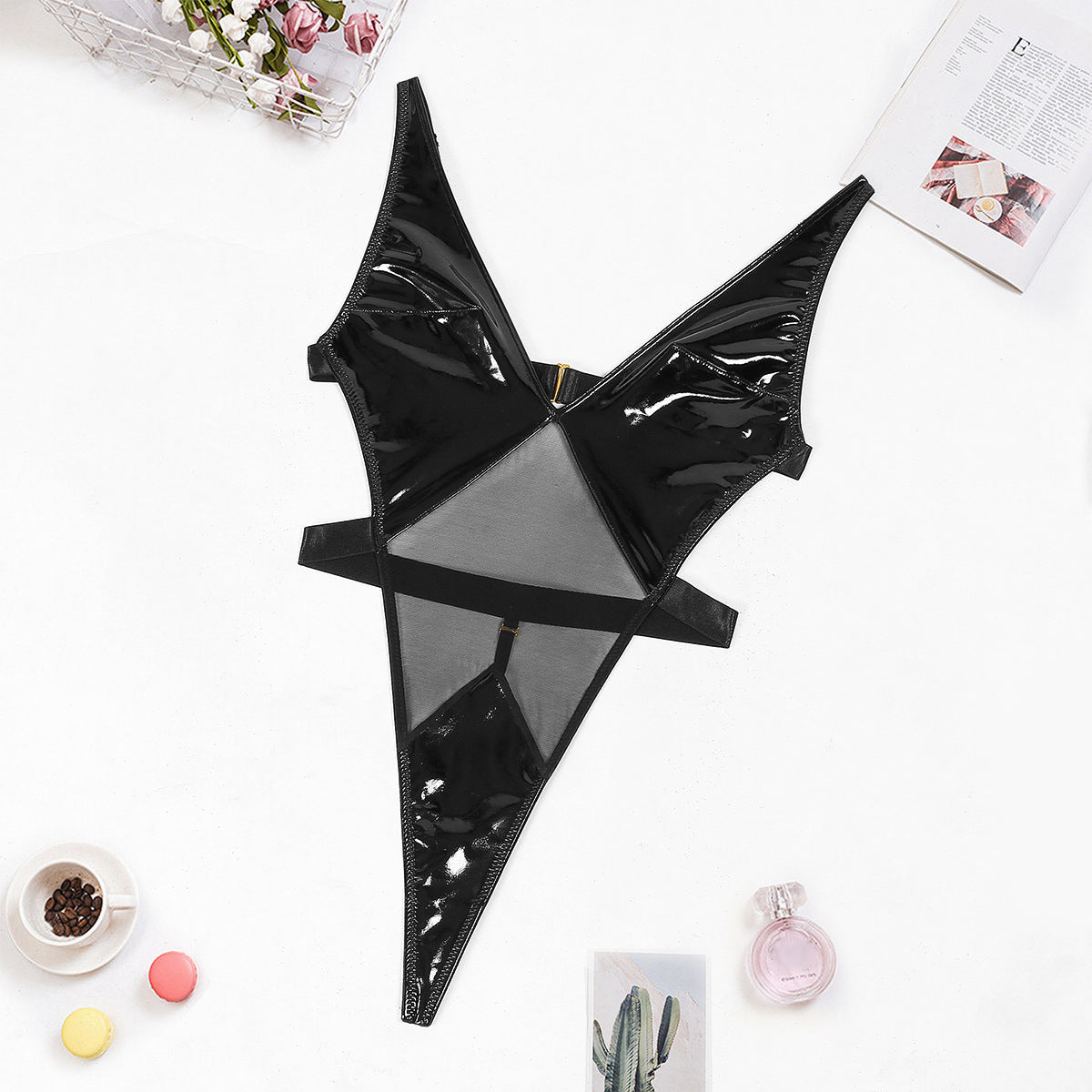 Body lateksowe z siateczkowymi wstawkami na brzuchu