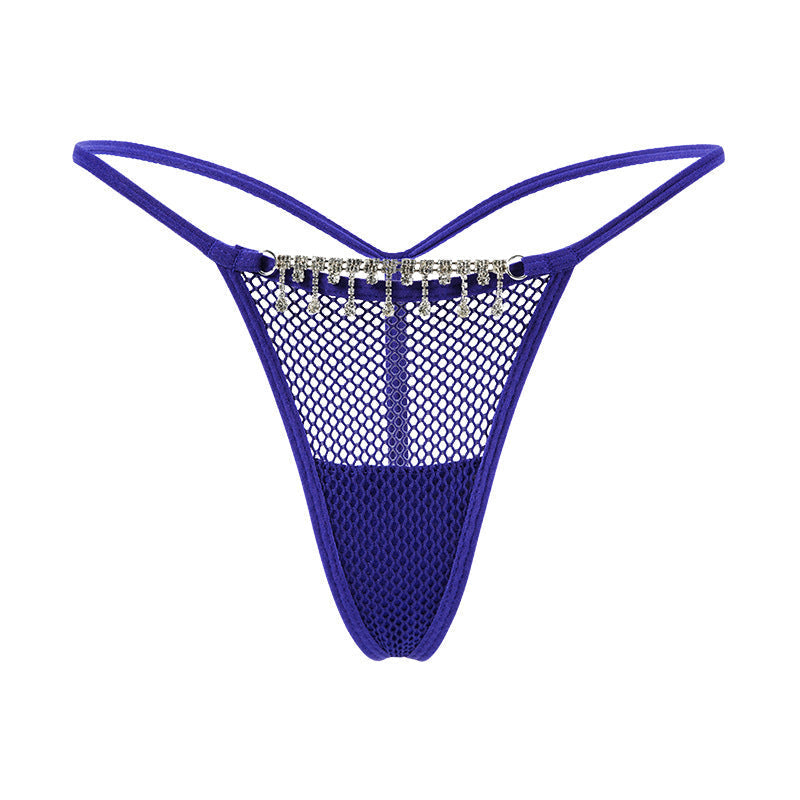 Siateczkowe stringi z ozdobnym łańcuszkiem z cyrkoniami