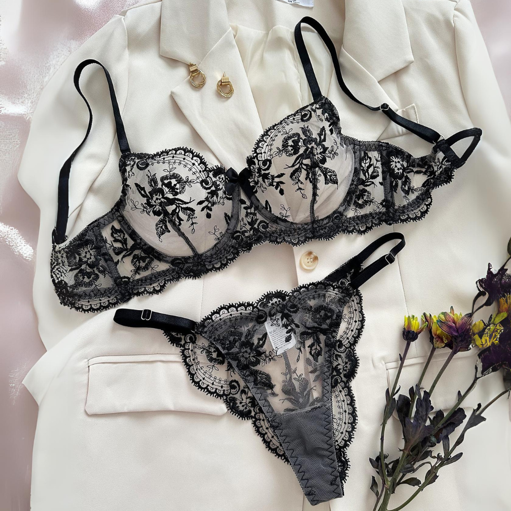 Zmysłowy komplet bielizny z haftem w kwiaty
