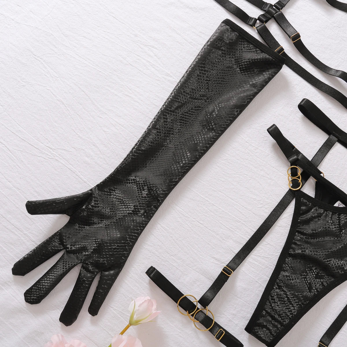 Komplet bielizny z rękawiczkami