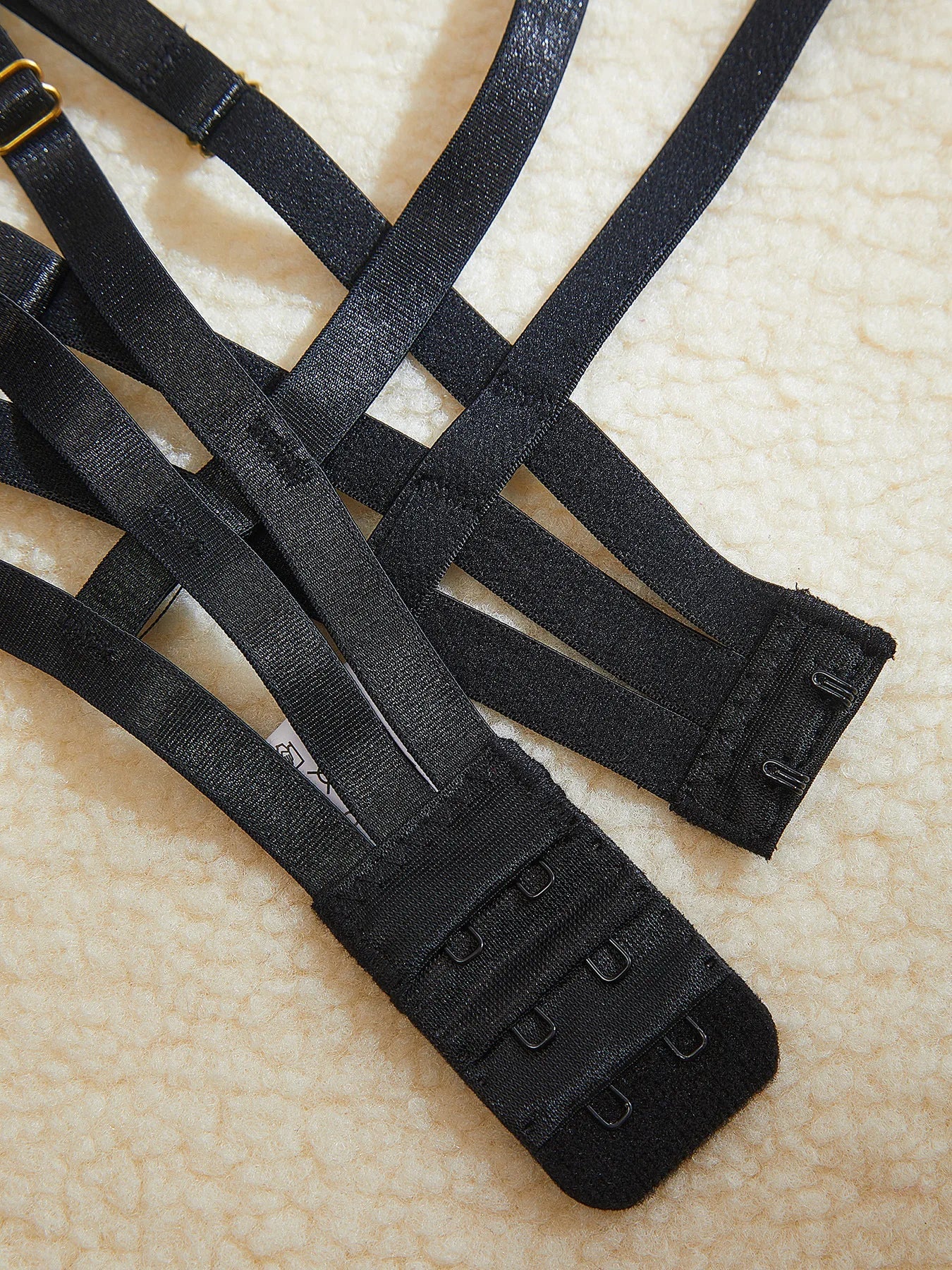 Komplet bielizny z pasami