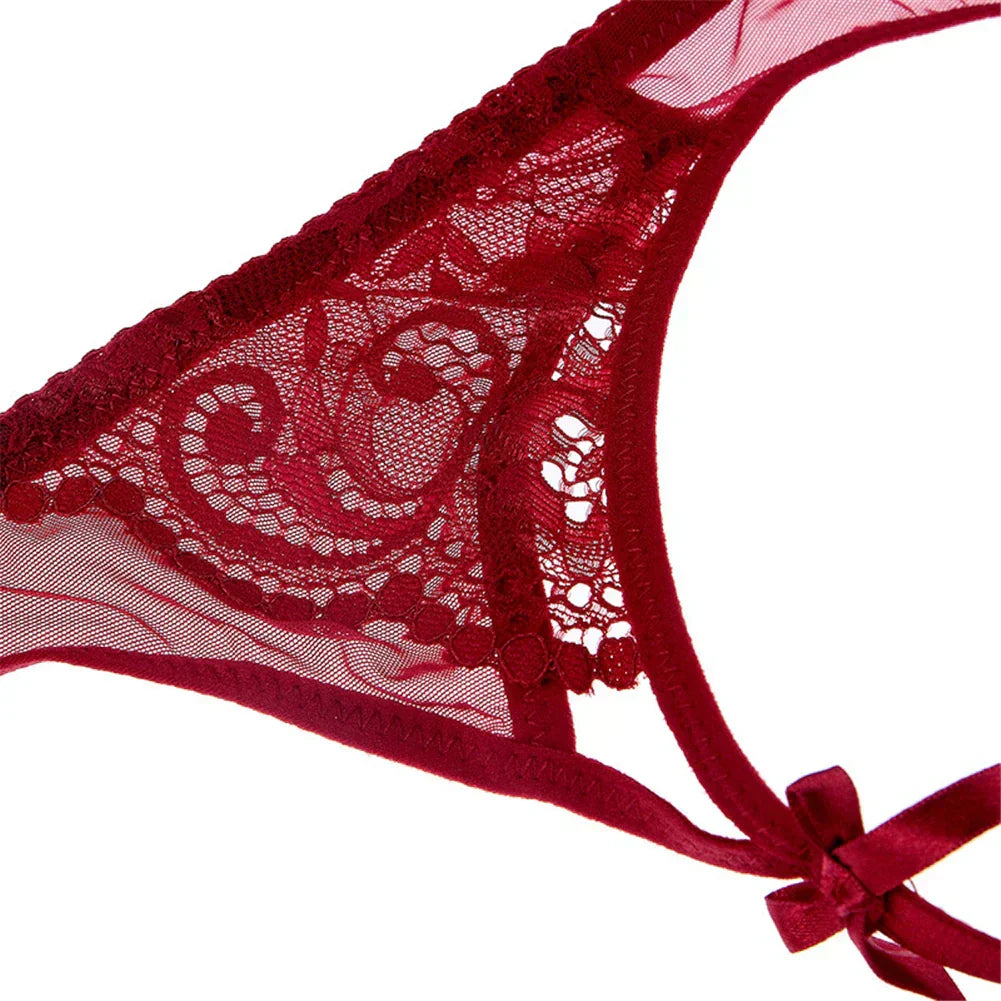 Pas do pończoch z ozdobną koronką