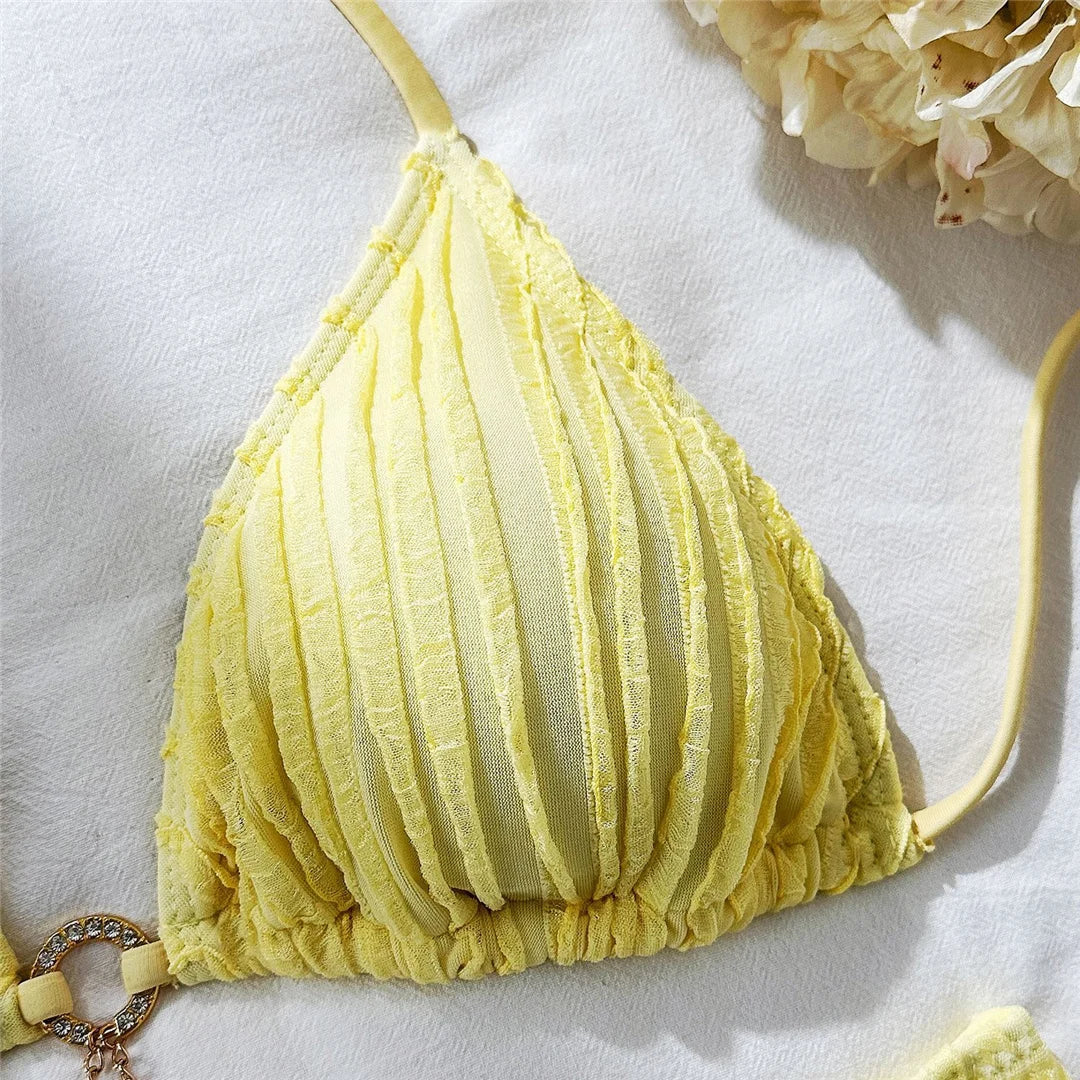 Dwuczęściowy strój kąpielowy z regulowanymi wiązaniami