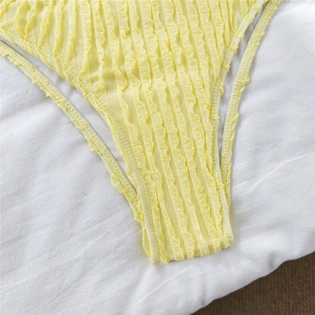 Dwuczęściowy strój kąpielowy z regulowanymi wiązaniami