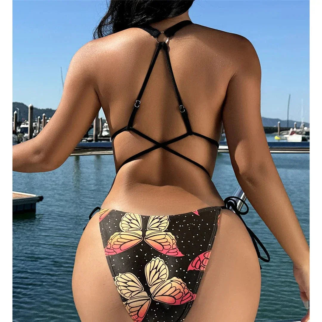 Jednoczęściowy strój kąpielowy z wiązaniem na biodrach