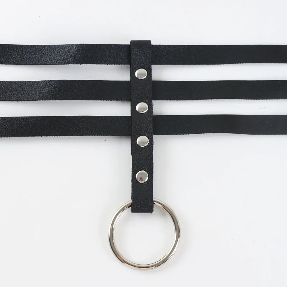 Choker w motywie harnessu z regulowanymi paskami