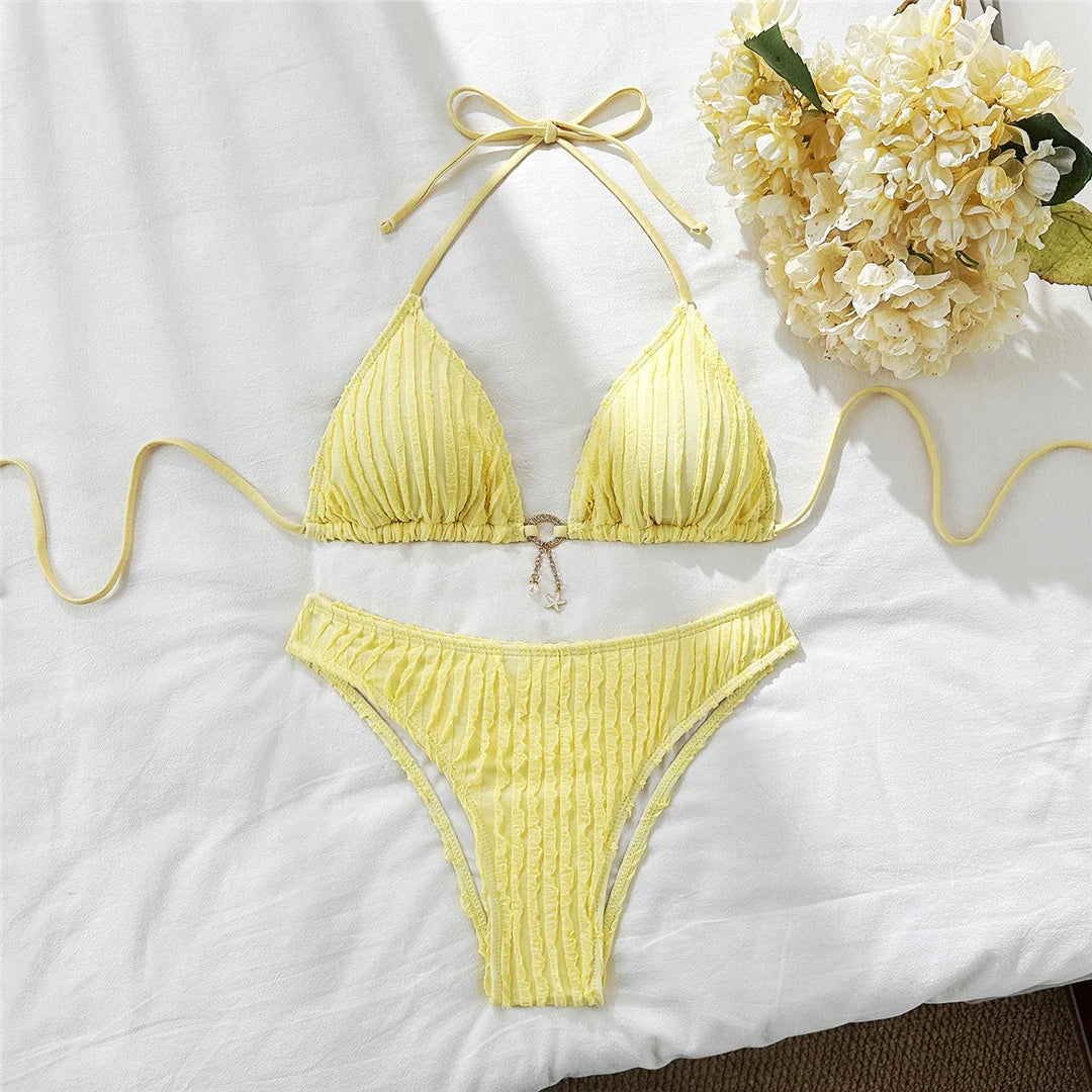 Dwuczęściowy strój kąpielowy z regulowanymi wiązaniami