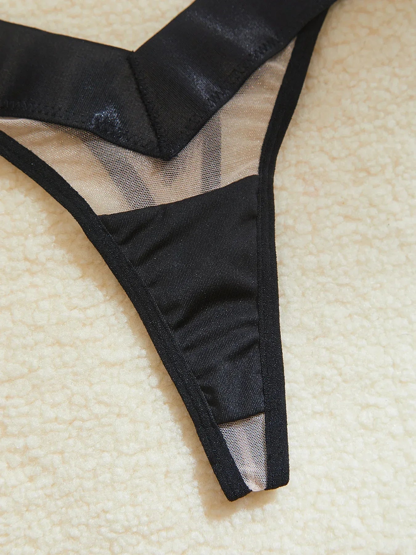 Komplet bielizny z pasami