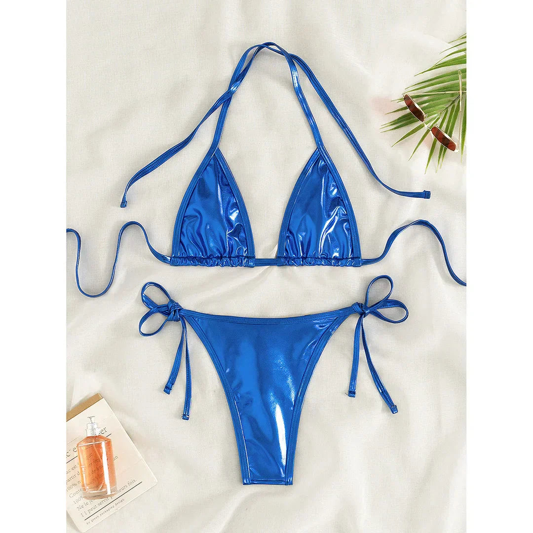 Dwuczęściowy strój kąpielowy z ozdobnymi cyrkoniami