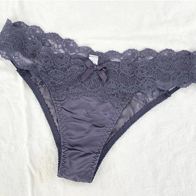 Seksowne figi z koronkowymi wstawkami