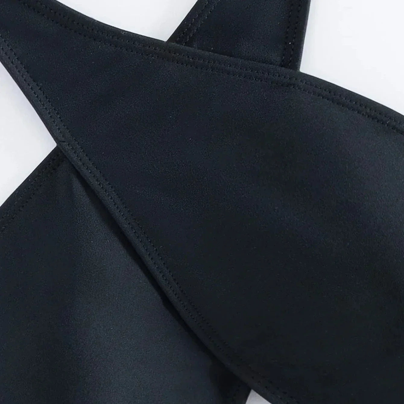 Monokini z krzyżowanymi ramiączkami