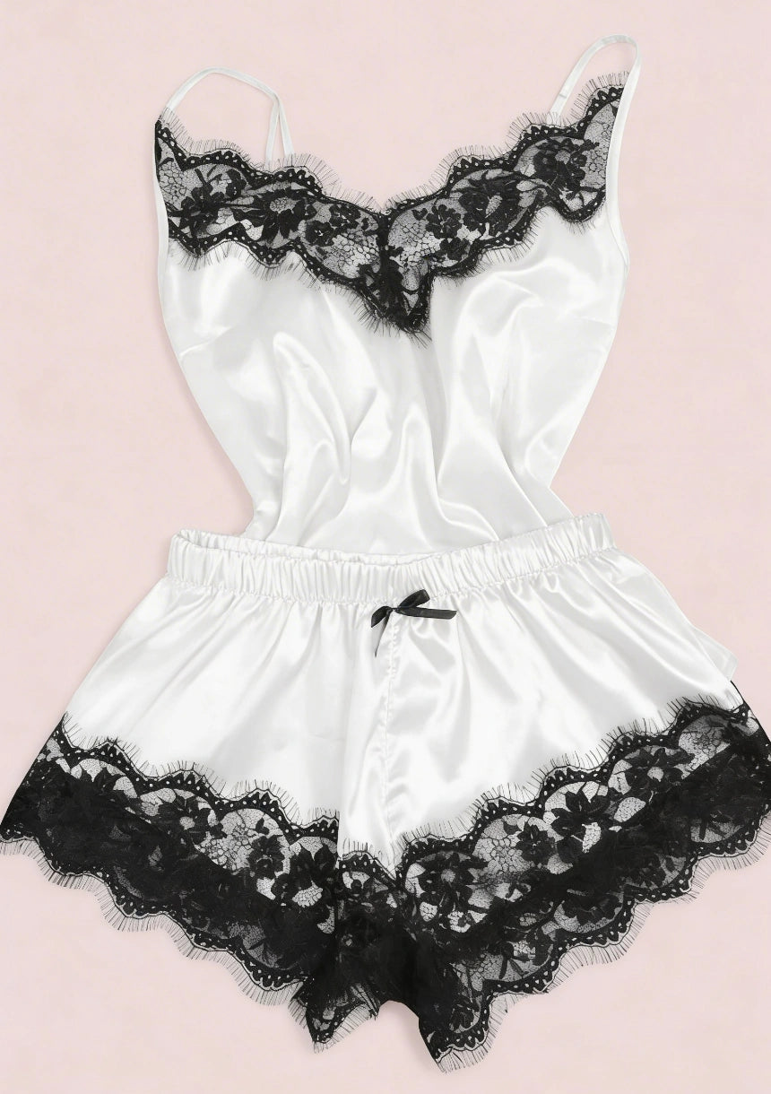 Satynowa piżama damska z koronką