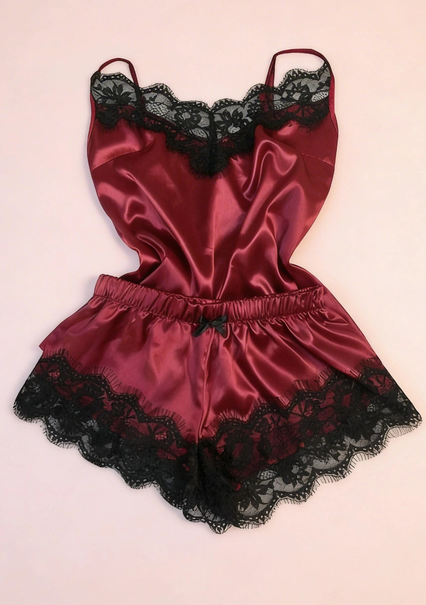 Satynowa piżama damska z koronką