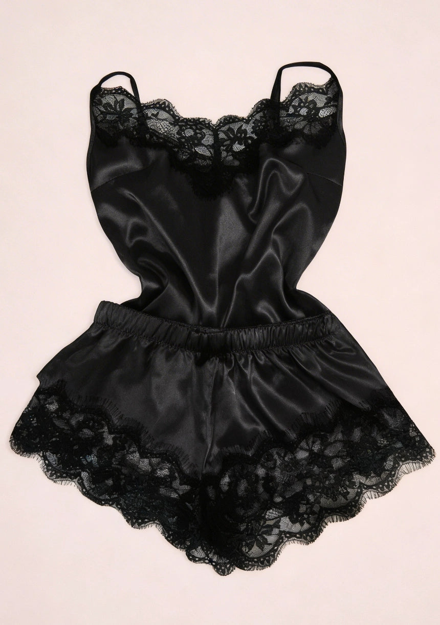 Satynowa piżama damska z koronką