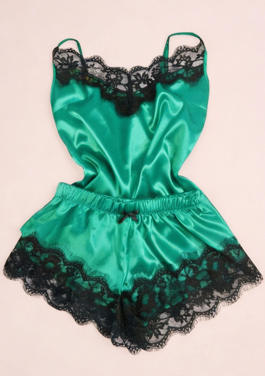 Satynowa piżama damska z koronką