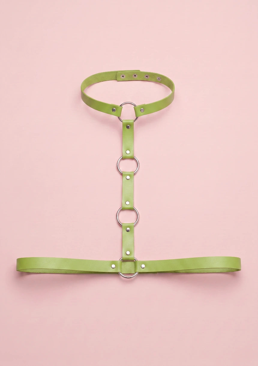 Skórzany harness do biustonosza