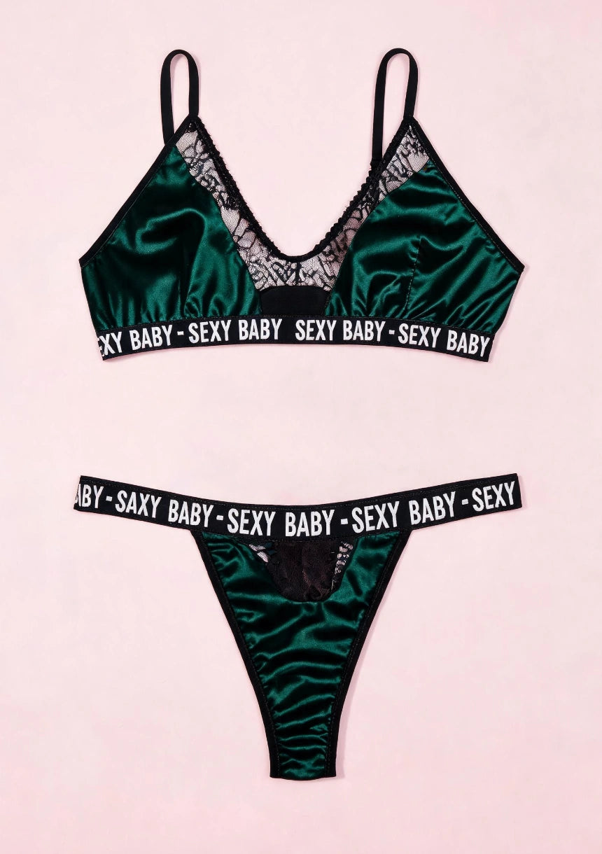 Komplet bielizny z koronkowymi wstawkami