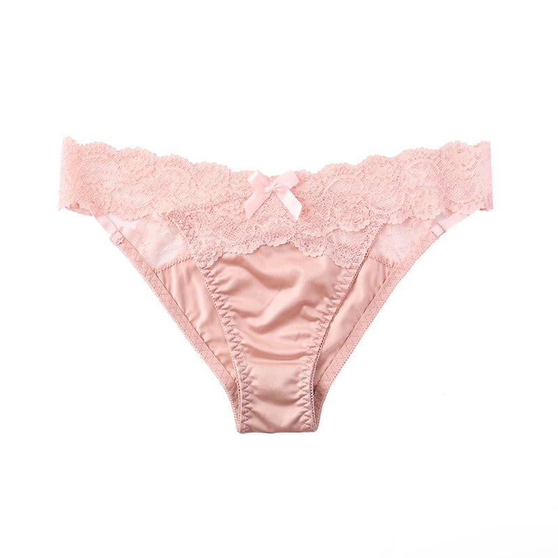 Seksowne figi z koronkowymi wstawkami